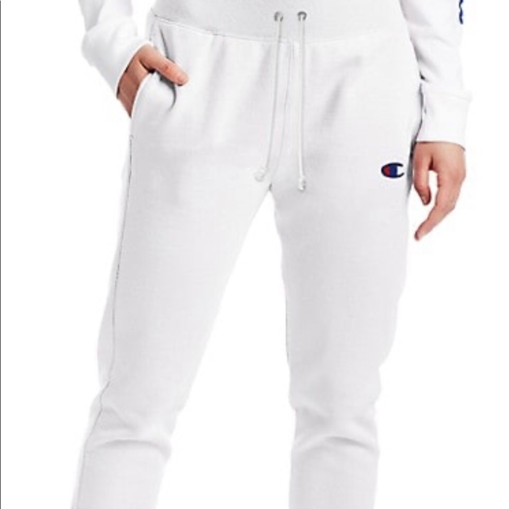 CHAMPION~ Men’s white joggers Size XL.